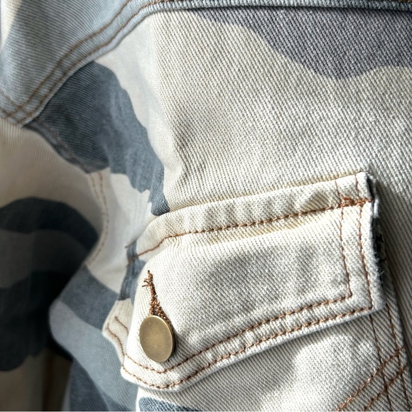 🌸NWT Easel Camo Styler Washed Twill Jacket. Grey/ Creme. 1 SM 1 MED 1 LRG - Picture 6 of 11